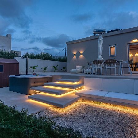 Christini Secrets Villa Platanos  ภายนอก รูปภาพ